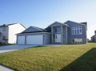 4724 43rd St S, Fargo, ND 58104