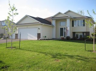 907 Deer Ridge St NW, Lonsdale, MN 55046