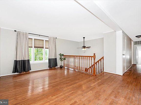 5th image of 10 Sherman St