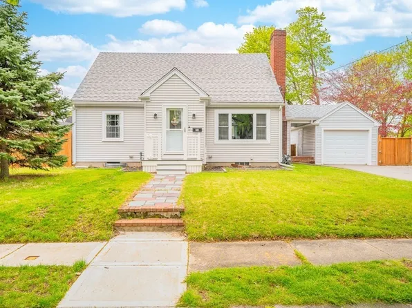 20 Summer St, Fairhaven, MA 02719