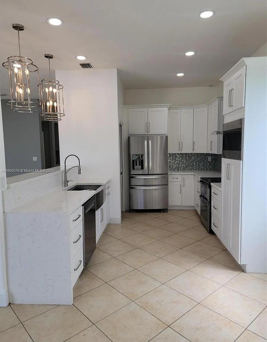 3 bed, 2.5 bath, 1868 sqft, $3,500 — Photo 3