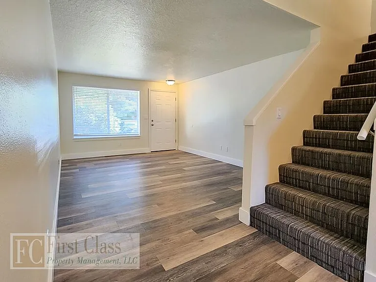 3022 SE 38th Ct — Photo 2
