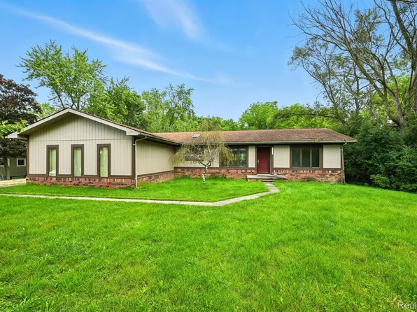 29220 Greening St, Farmington Hills, MI 48334