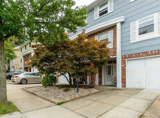 240-64 67th Ave, Little Neck, NY 11362