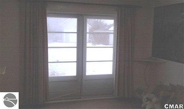 2nd image of 413 E Herbert Ave