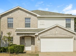 7953 Meadow Spring Ln, Fort Worth, TX 76120