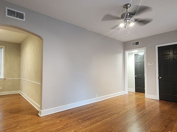 3rd image of 7754 Kingsbury Blvd #124