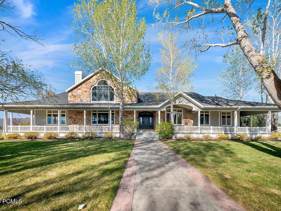 1st image of 1910 E Creekside Ct