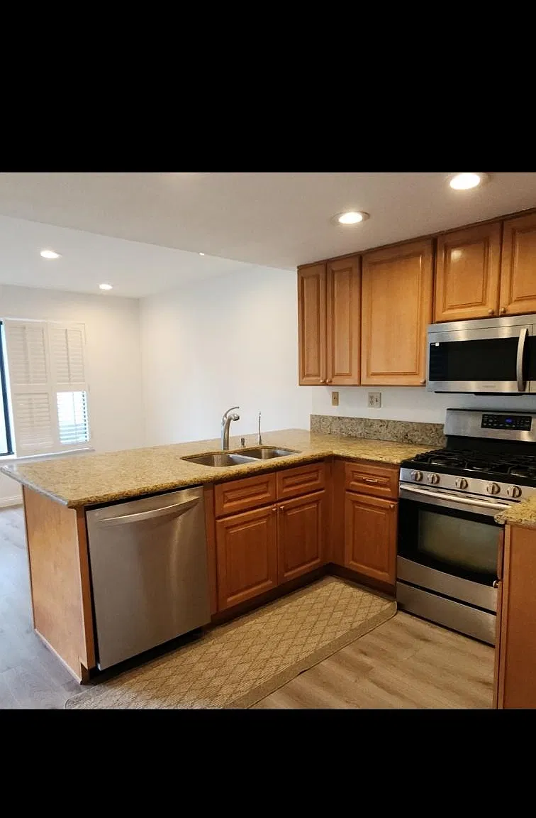 1126 Whitewater Dr — Photo 3