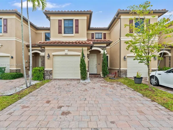 8945 W 33rd Ave, Hialeah, FL 33018