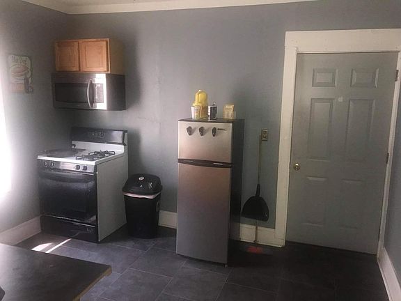 4th image of 3010 S Christiana Ave
