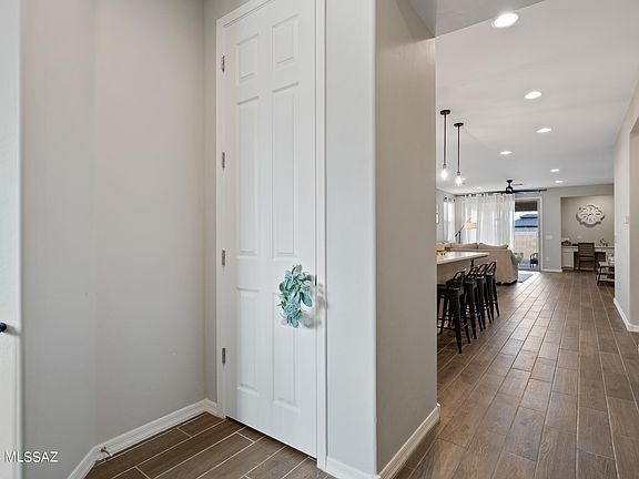 2nd image of 1024 W Calle Monte Lindo