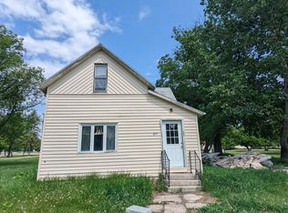 621 Pacific Ave, Saint Vincent, MN 56755