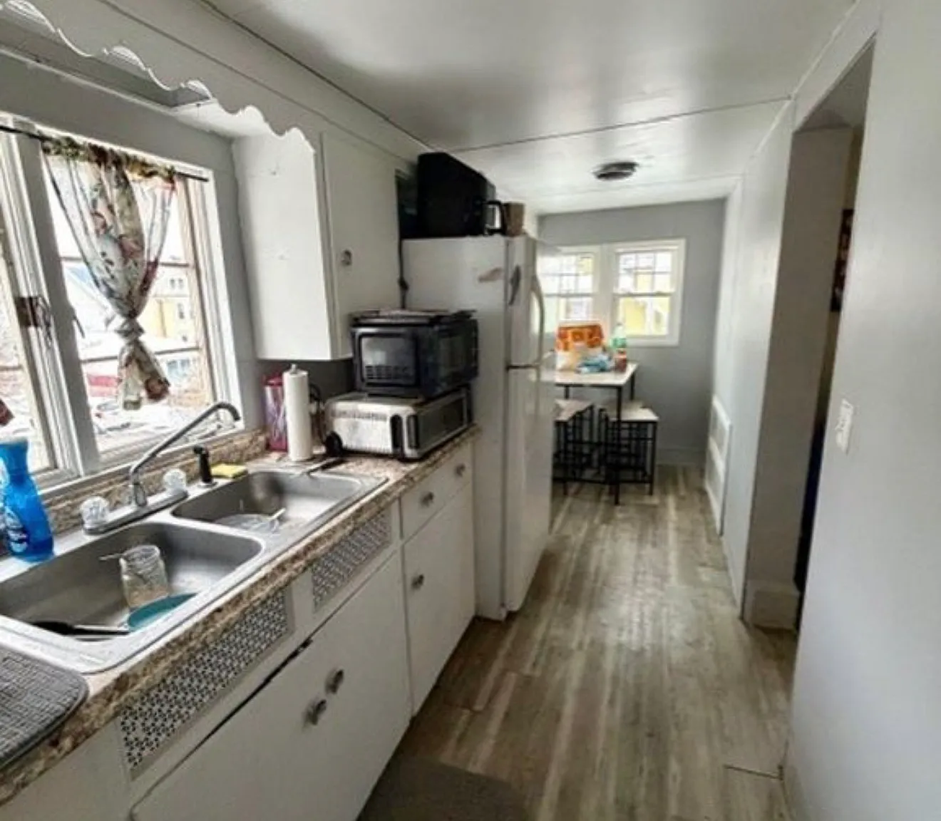 4 bed, $1,800 — Photo 2