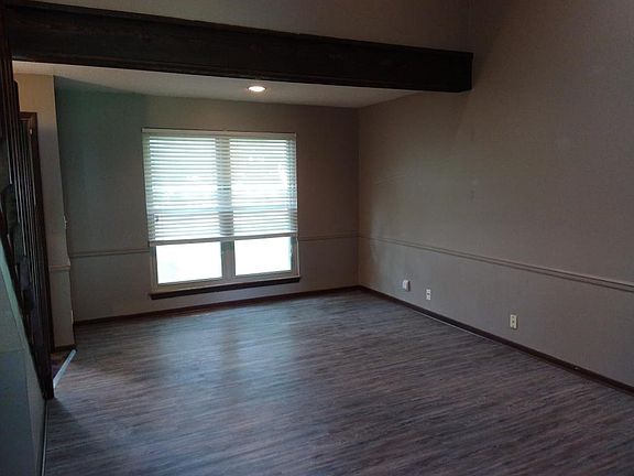 4th image of 9528 W 78th St #Nkgjsrpmq