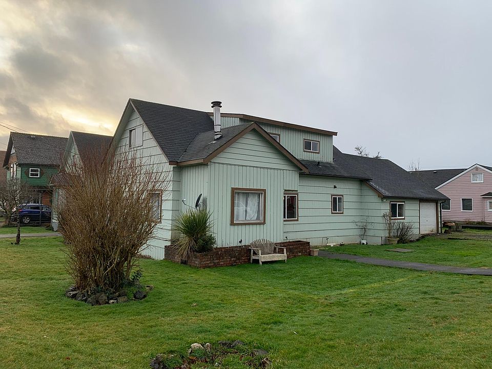 2nd image of 124 L St