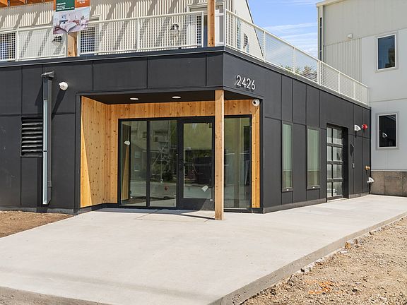 3rd image of 2426 Inglewood Ave #9