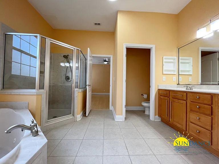 1548 Venice Ave — Photo 14