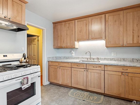 4th image of 996 Serena Dr