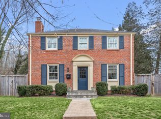 8909 Melwood Rd, Bethesda, MD 20817