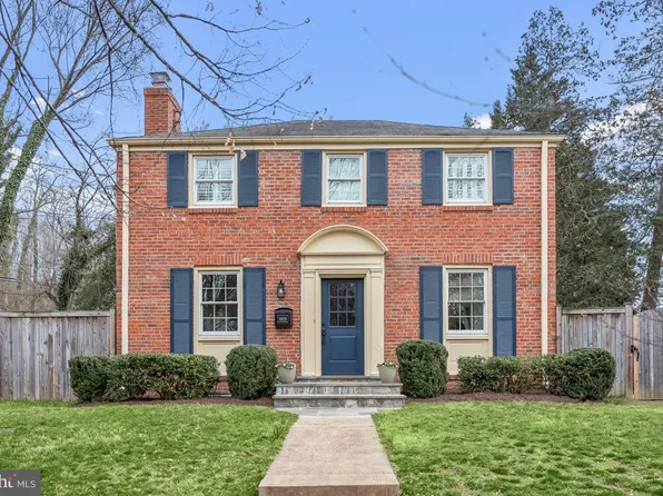 8909 Melwood Rd, Bethesda, MD 20817