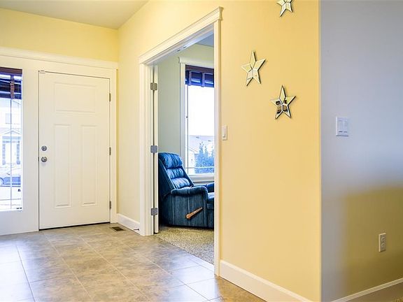 4th image of 1824 S Honeysuckle St