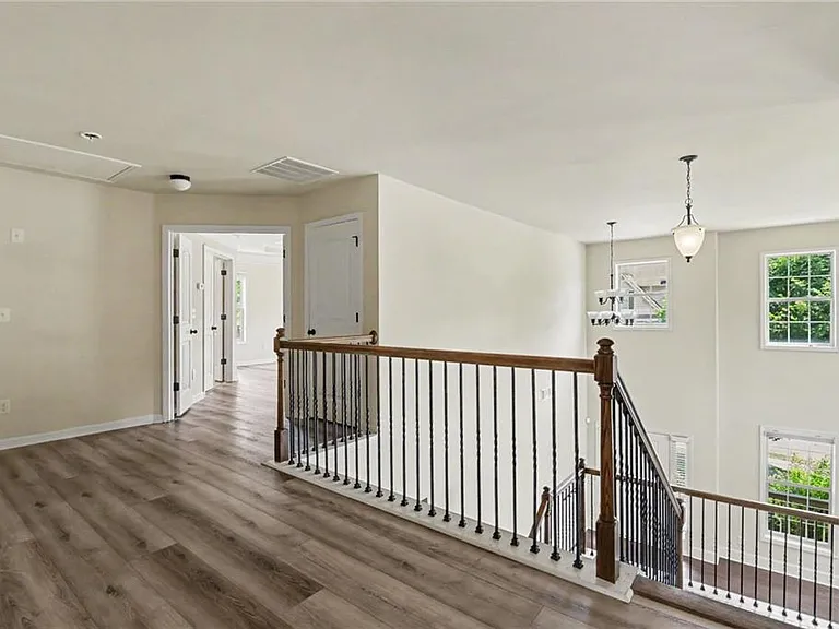 550 Nichols View Way — Photo 25