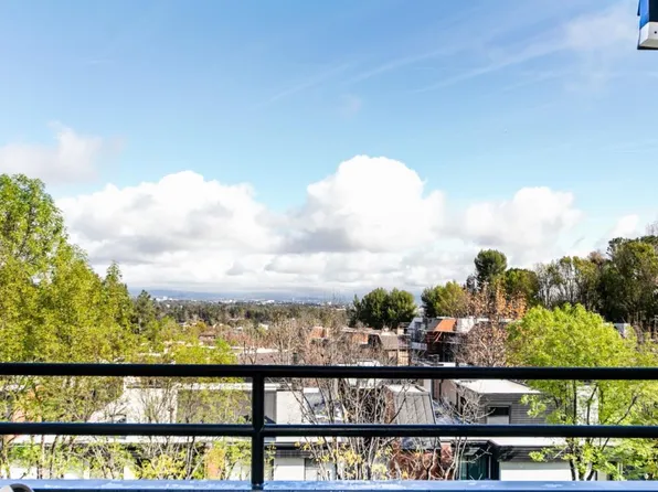 4728 Park Encino Ln Unit 318, Encino, CA 91436