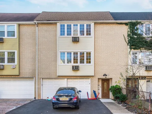 184 Park St, East Orange City, NJ 07017