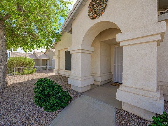 3rd image of 4049 S Dixon Drive