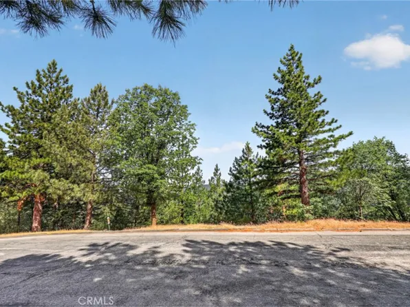30308 Leprechaun Dr, Running Springs, CA 92382