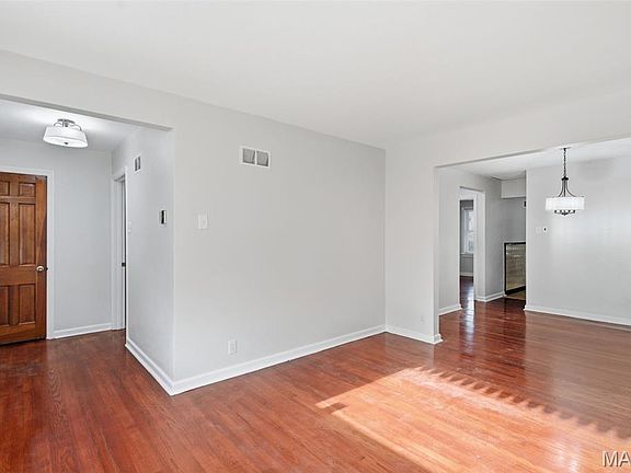 4th image of 6625 Barr St