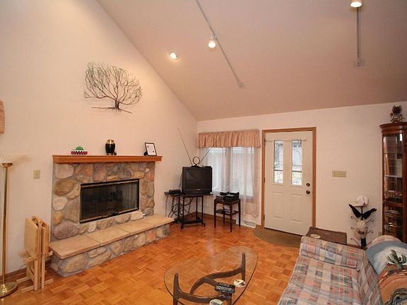 5th image of 4917 Elm Island Ln