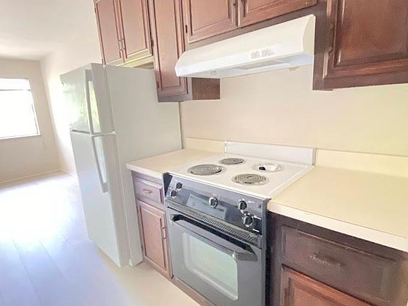 2nd image of 20 E Santa Inez Ave APT 8
