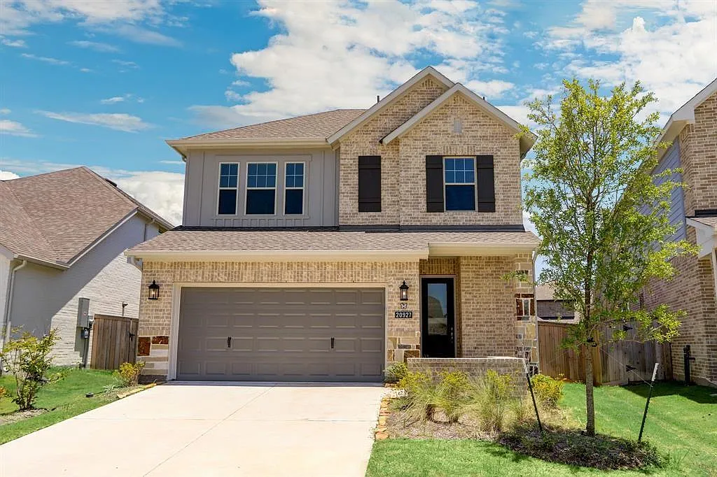 3 bed, 2.5 bath, 2342 sqft, $2,849 — Photo 1