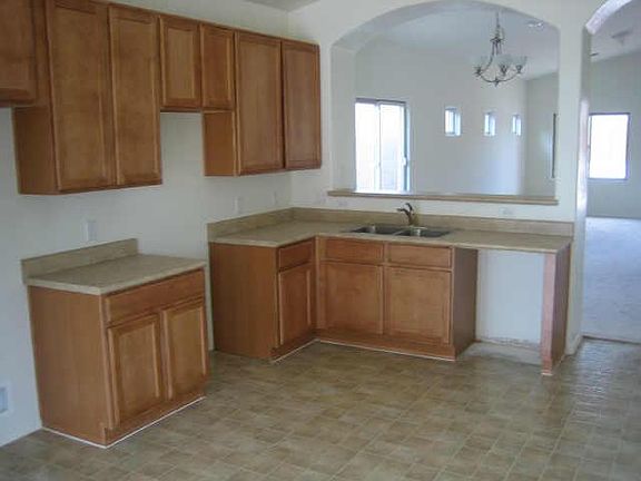 3rd image of 1182 E Jardin Street