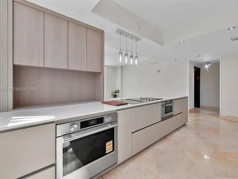 3330 NE 190th St #114 — Photo 3
