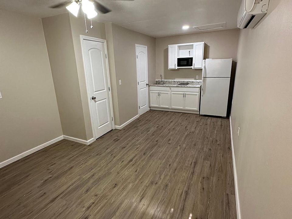 1st image of 3886 Kenwood Dr APT 1