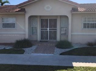 3195 W 70th St, Hialeah, FL 33018