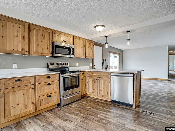 2nd image of 3241 Sandal Ct NE