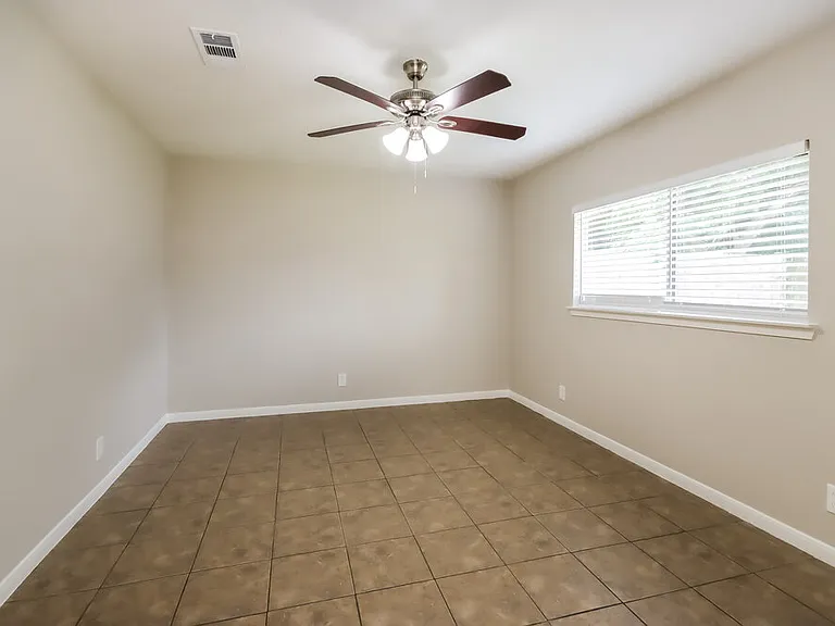 8514 Forest Point Dr — Photo 9