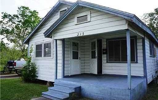 1st image of 213 Lincoln St