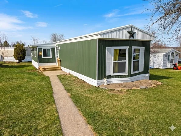 224 Maple St, Mc Kean, PA 16426