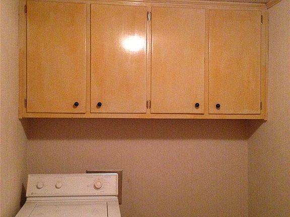 5th image of 115 W Steward Dr