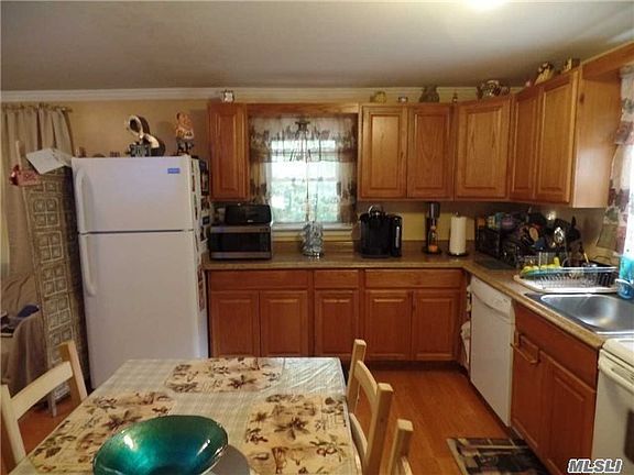 5th image of 52 Valley Dr