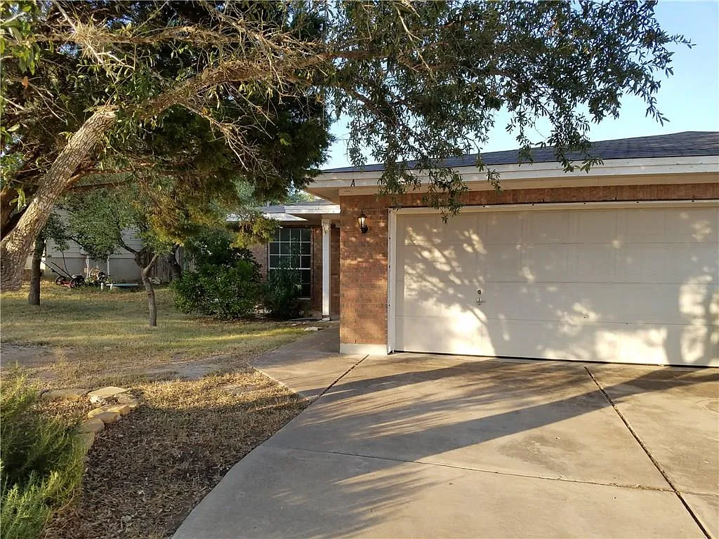 3 bed, 2.0 bath, 1077 sqft, $1,595 — Photo 1