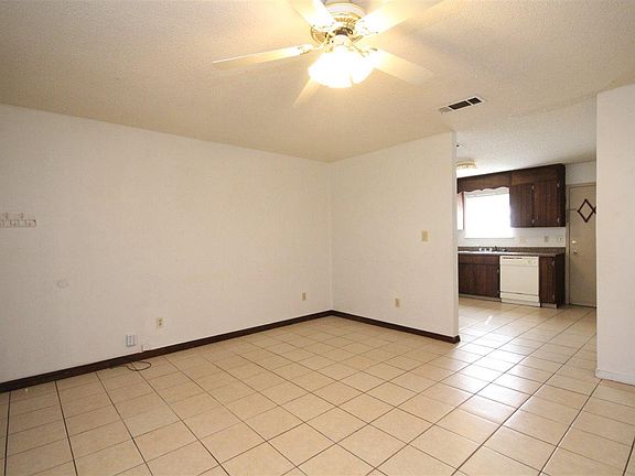 4th image of 4925 Yacht Harbor Dr