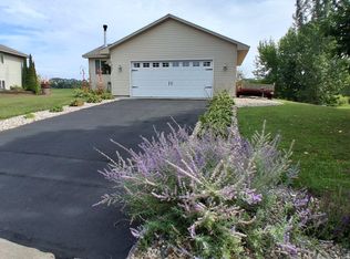 1027 Meadow St, Cologne, MN 55322