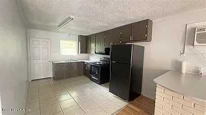 5693 Atlee Ave — Photo 2