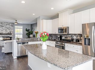 1106 Oakwood St, Fredericksburg, VA